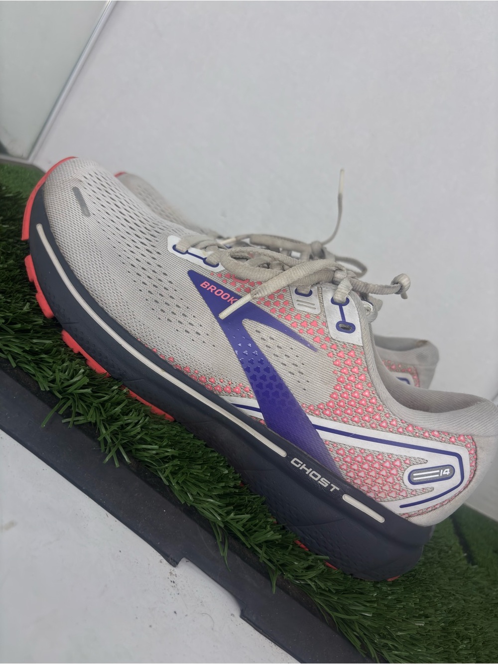 Brooks Ghost 14 Womens Size 10.5 White Purple Pink Running Walking Shoes Sneaker